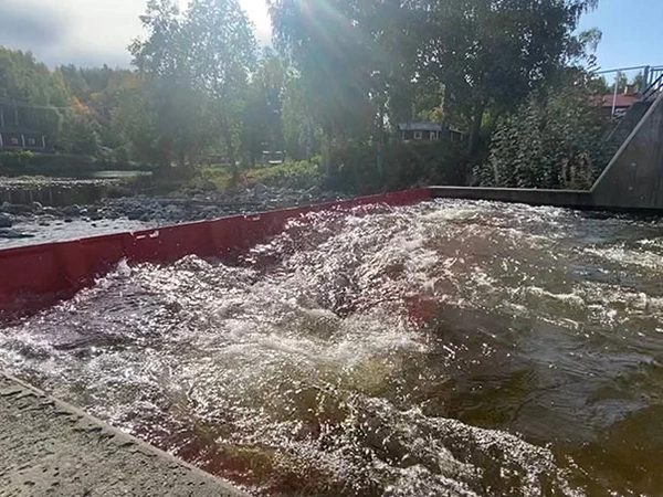 Dam built using Boxwall® units