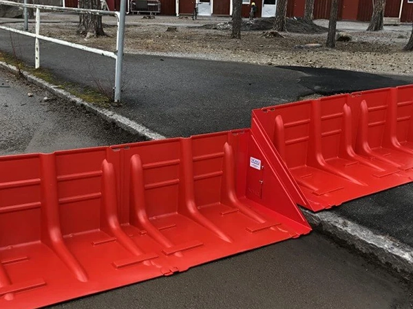 Boxwall® setup over uneven grounds